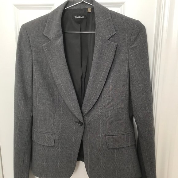 Tahari Jackets & Blazers - Tahari Grey Plaid Blazer, Size 6